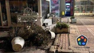 Вятър със 120 км/ч вилня във Враца, остави села без ток