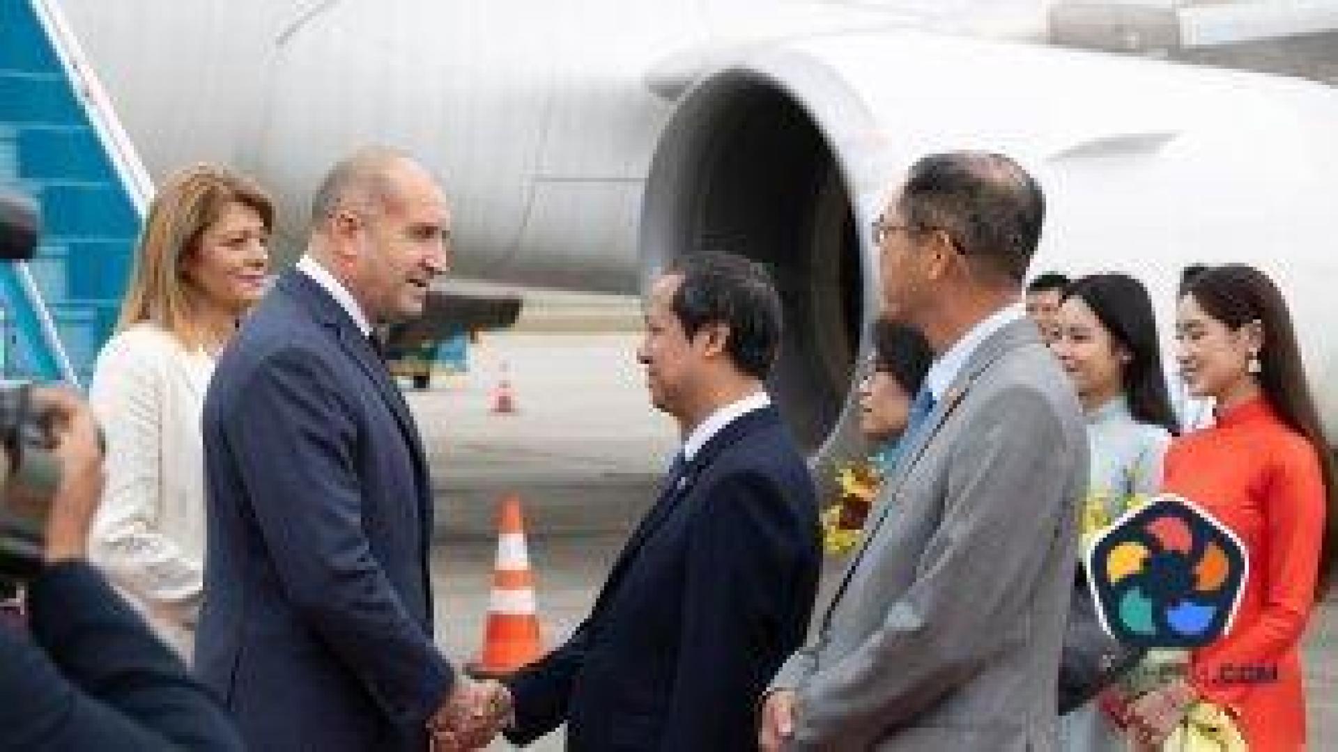 Президентът Румен Радев пристигна на официално посещение във Виетнам