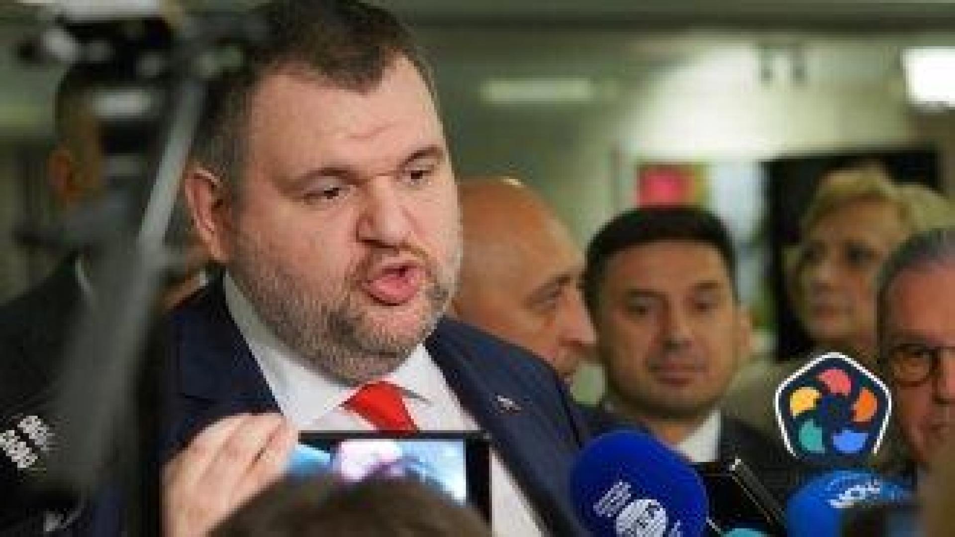 Пеевски: Някой се опитва да плаши общините с орязване на бюджетите им