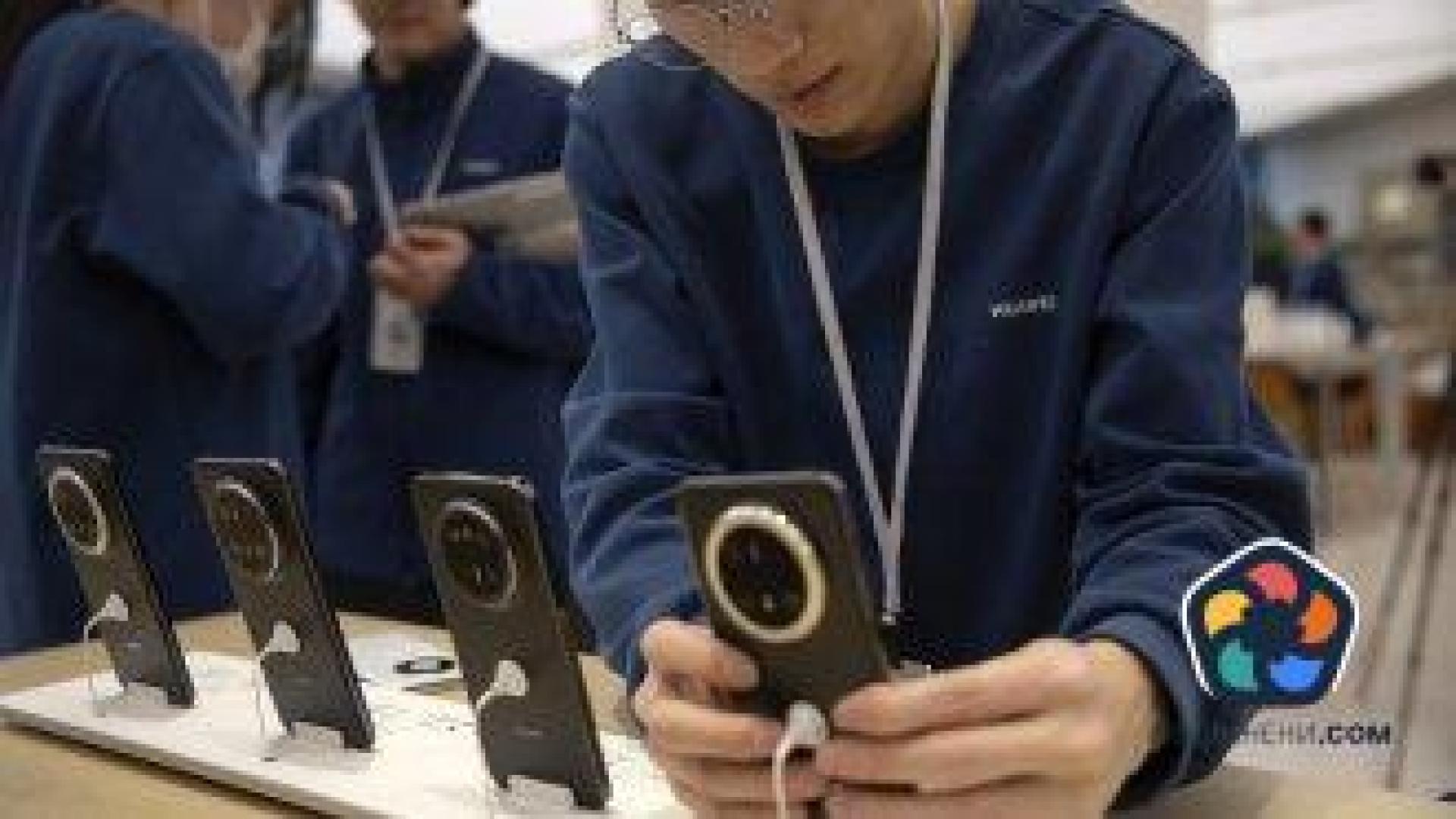 Huawei пусна смартфон с изцяло собствена операционна система