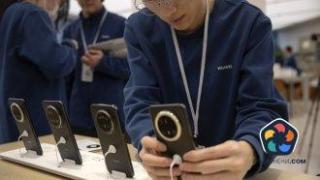 Huawei пусна смартфон с изцяло собствена операционна система