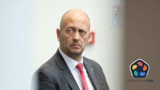 “Не ме блъскай, смръдльо”: Сблъсъци и обиди в кулоарите на парламента