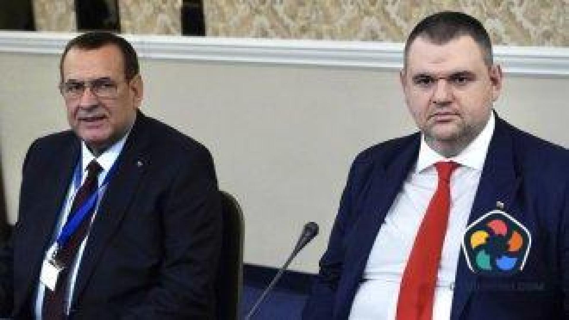 Пеевски поиска от съда да заличи Чакъров като председател на ДПС