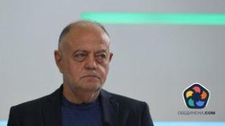Атанасов: Свързани ли са Радев и Корнелия Нинова с обвинените за руски шпиони българи?