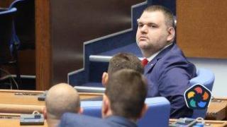 Пеевски: Ако спечеля изборите, ще отстраня Радев