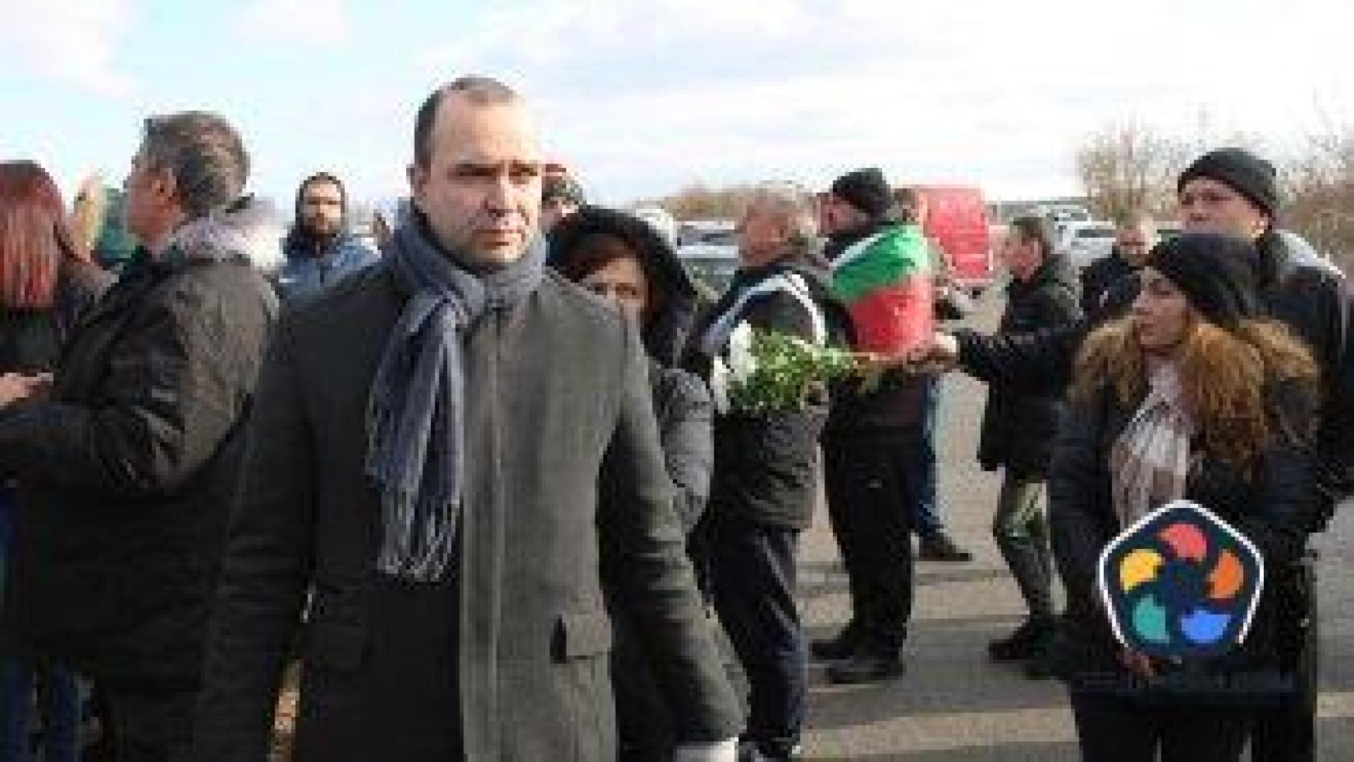 Собственикът на конете довели до смъртта на момиче, е пуснат. Ден на траур в Кюстендил