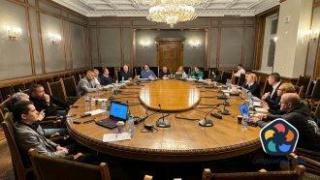 Преговорите за редовно управление продължават