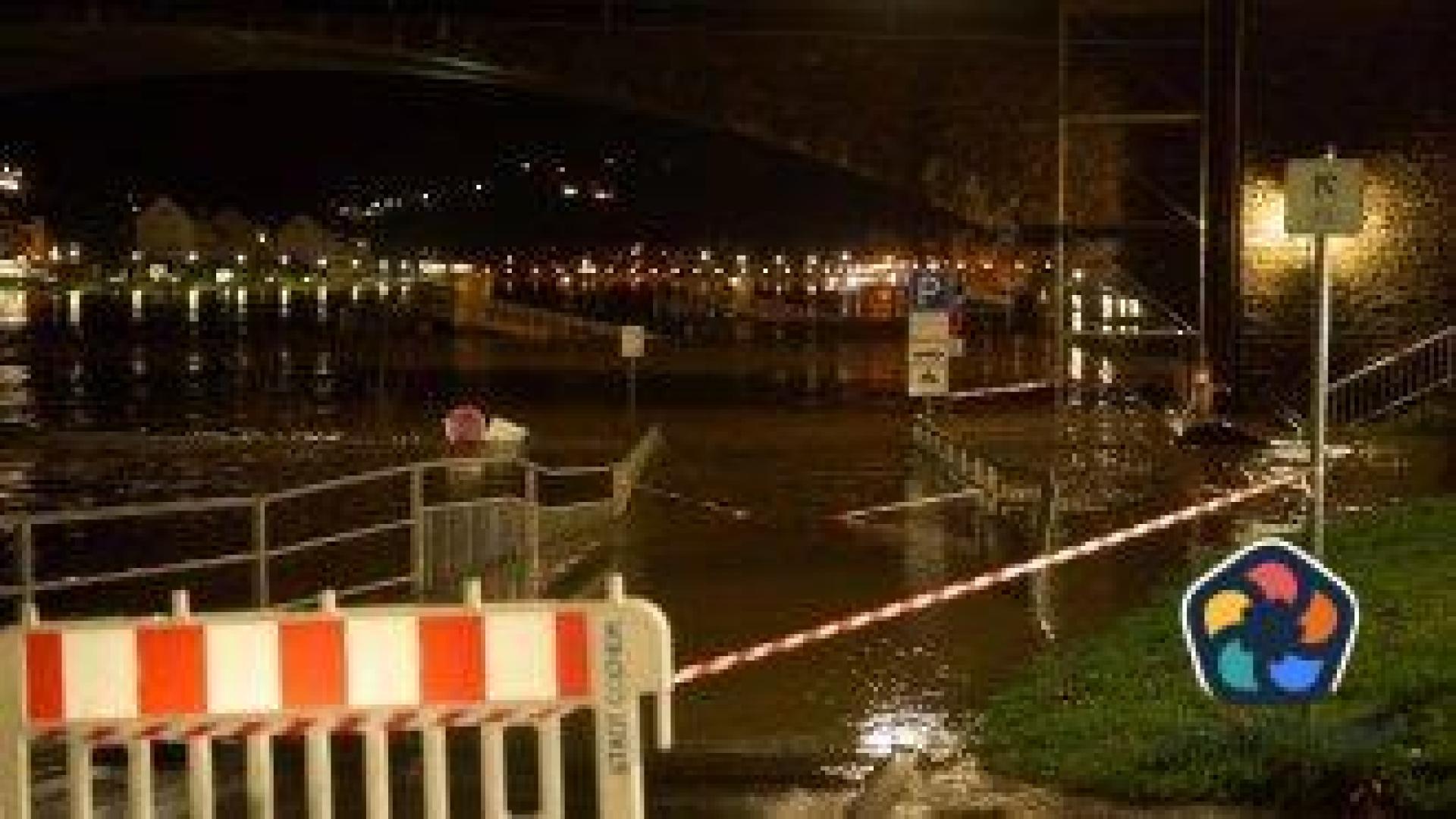 Река Мозел в Германия преля заради топящия се сняг и обилните валежи