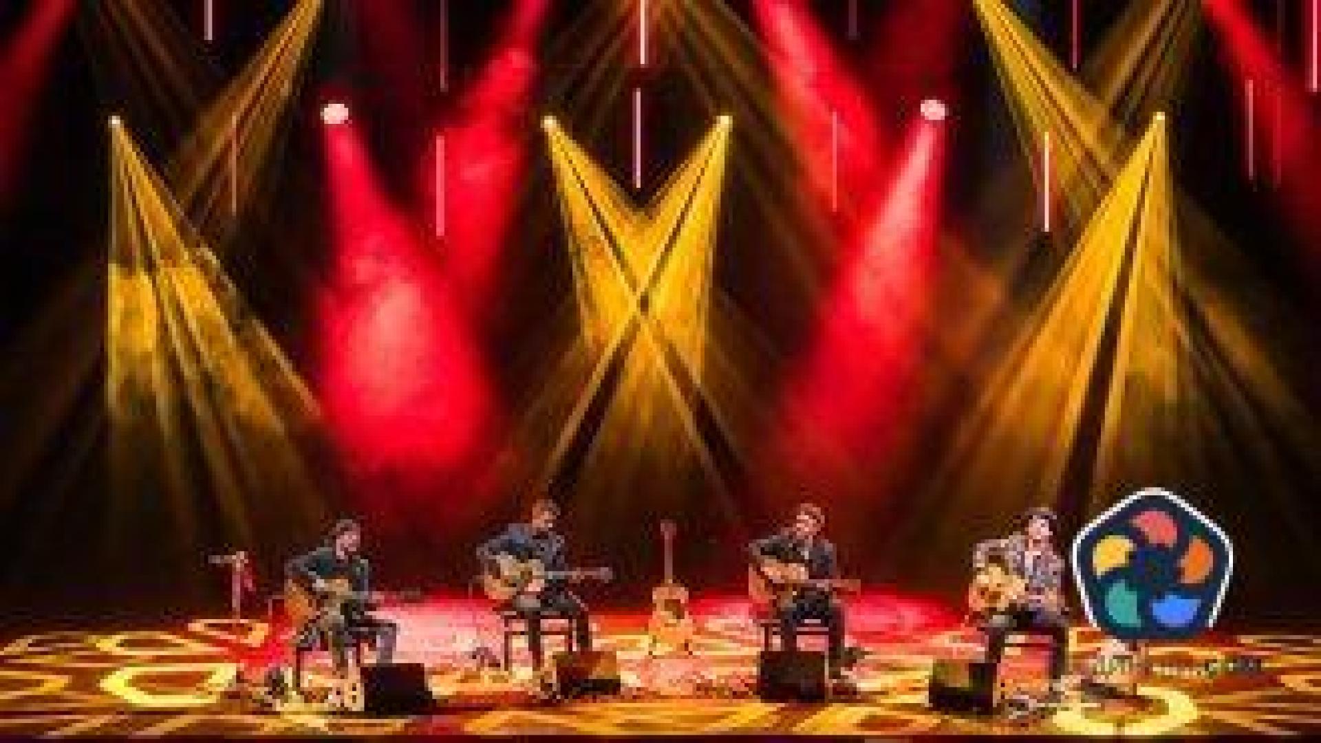 40 FINGERS - виртуозно пътешествие през струнния свят на китарата