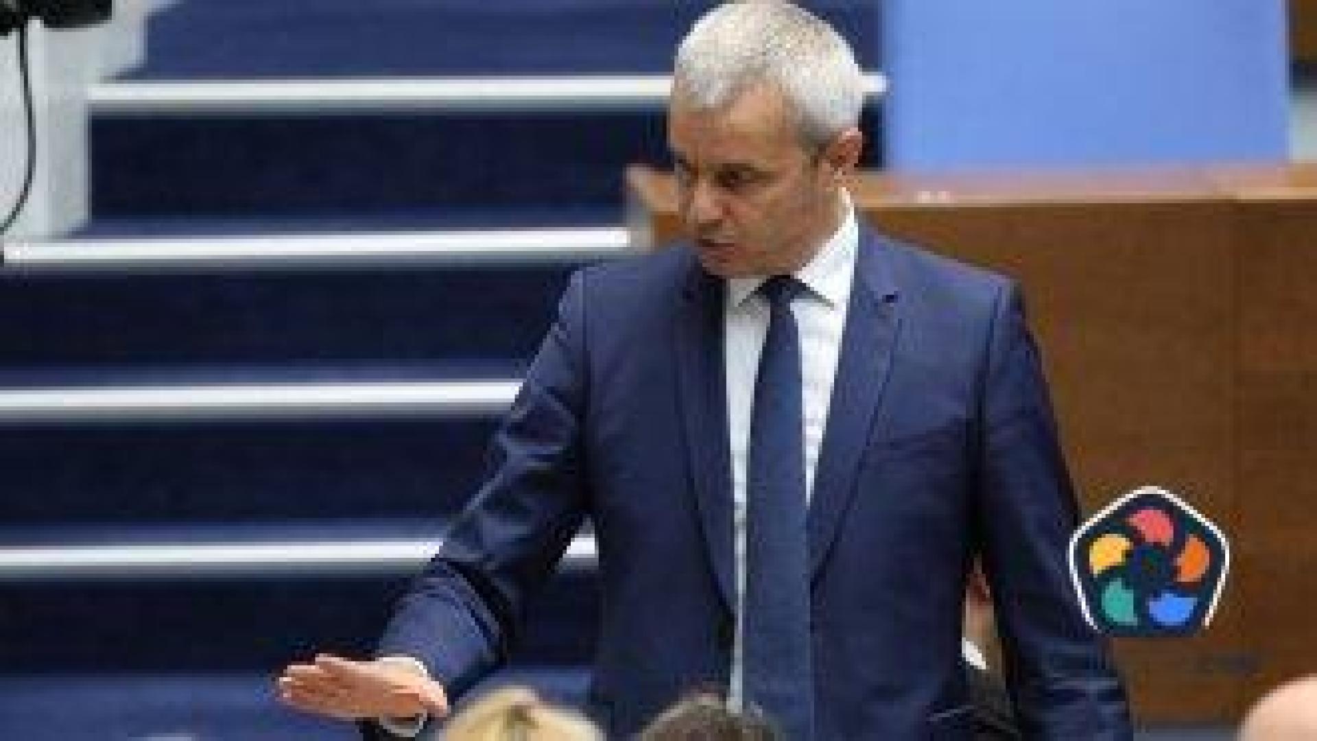 Костадинов подкрепи Тръмп за Канада и поиска България да вземе Македония и Южна Бесарабия