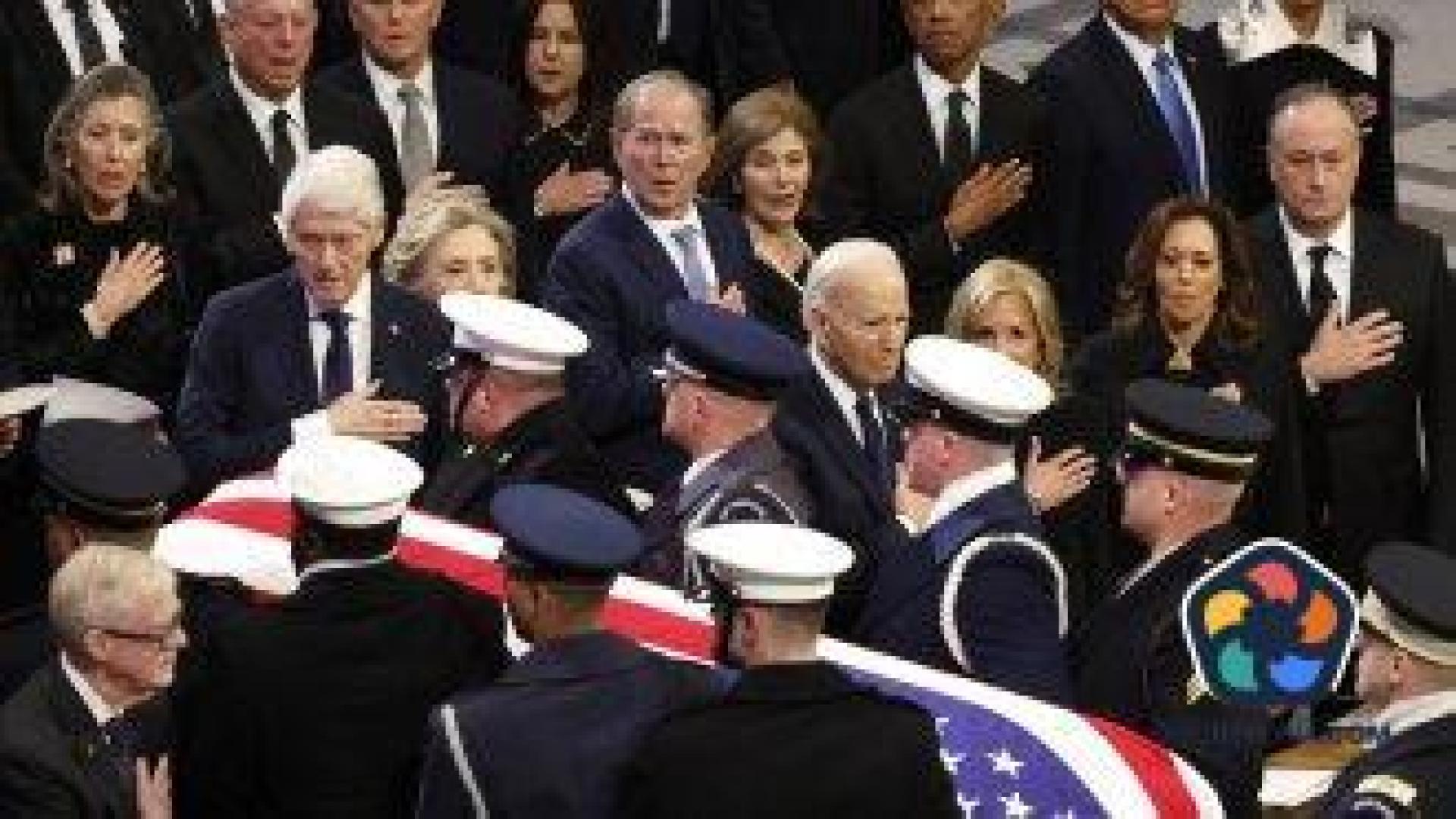 Всички живи президенти на САЩ се поклониха пред Джими Картър