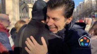 "Сенсей" или защо ГЕРБ се въодушеви от кратък разговор на Петков пред прокуратурата