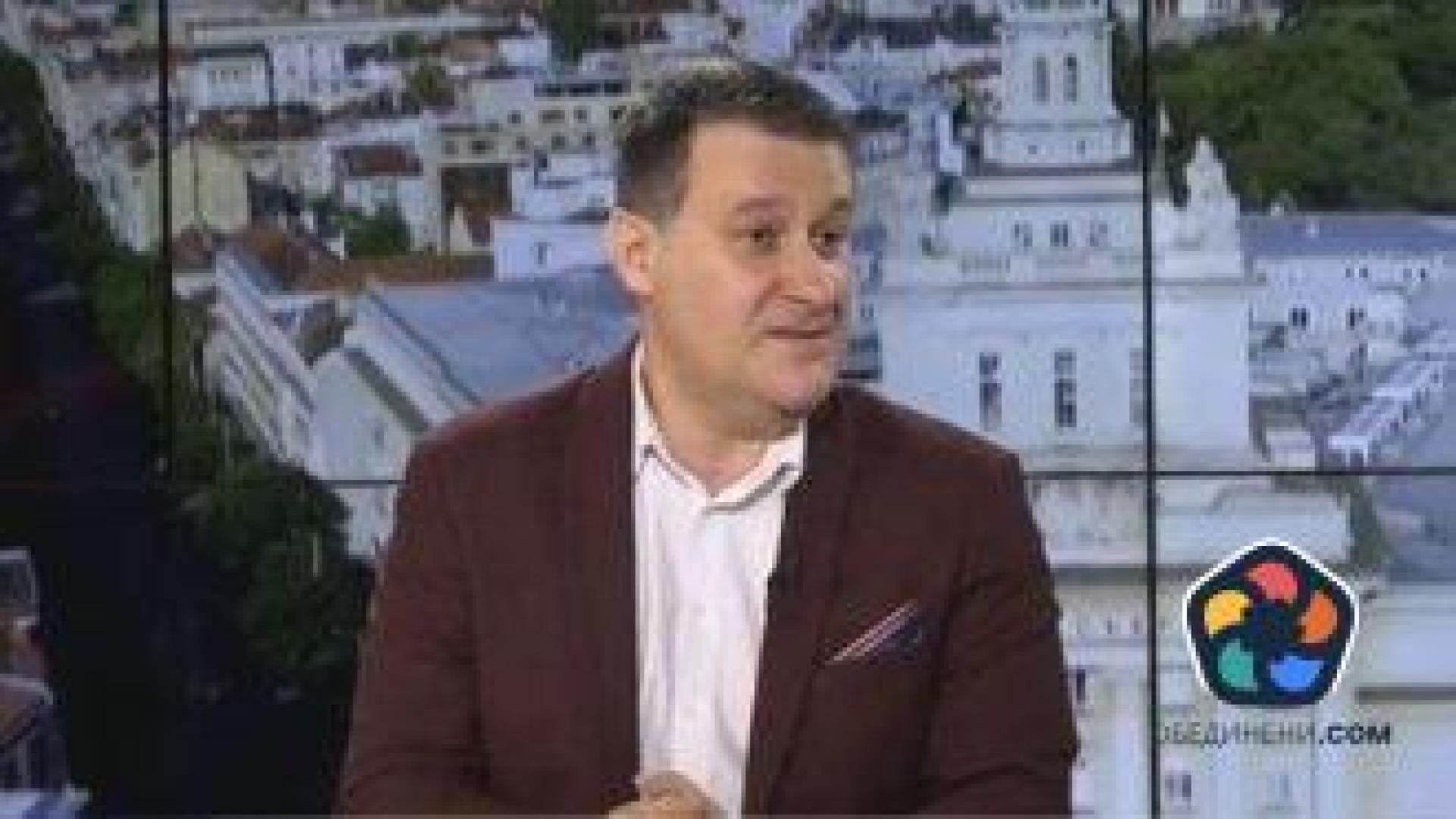 Доц. Милен Любенов: Кабинет с Борисов и Доган не може да изолира Пеевски