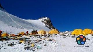 Непал вдига таксата за желаещите да изкачат Еверест