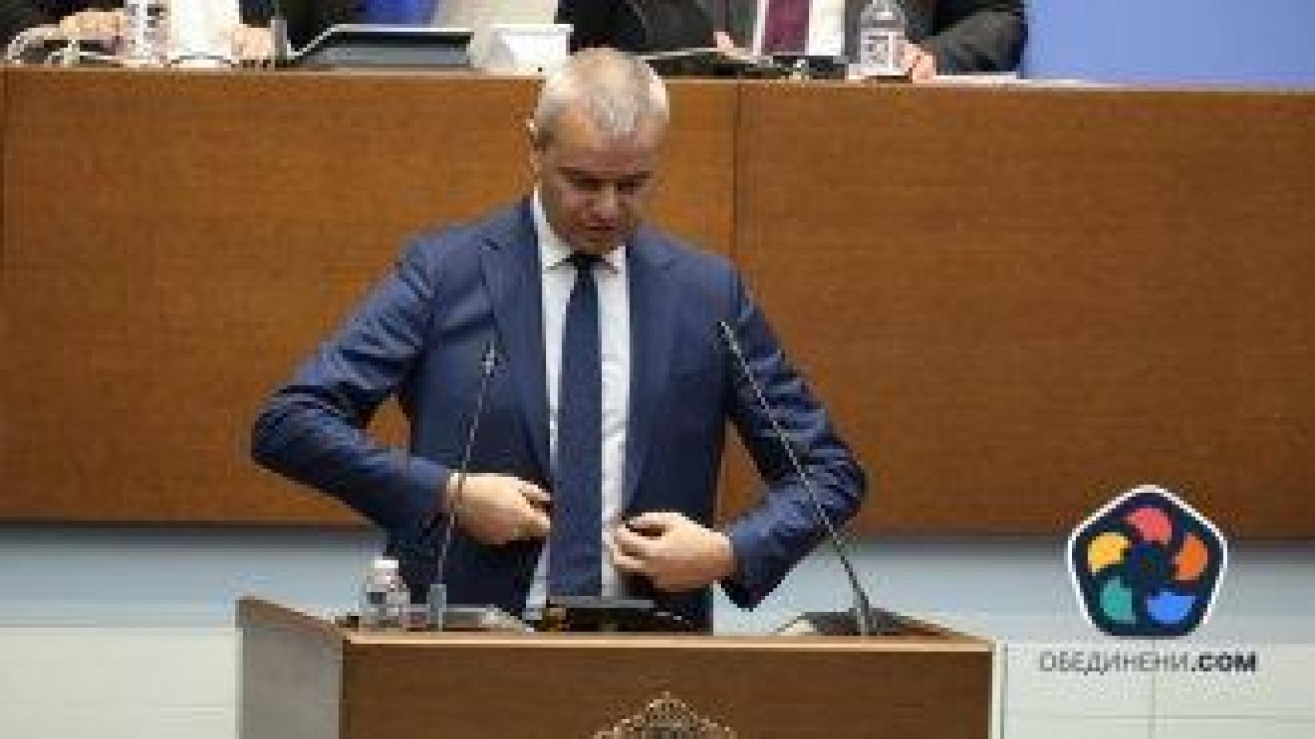 Засега "Възраждане" остава без временна комисиия за "американското влияние в България"