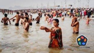 Милиони търсят опрощение на греховете в Ганг