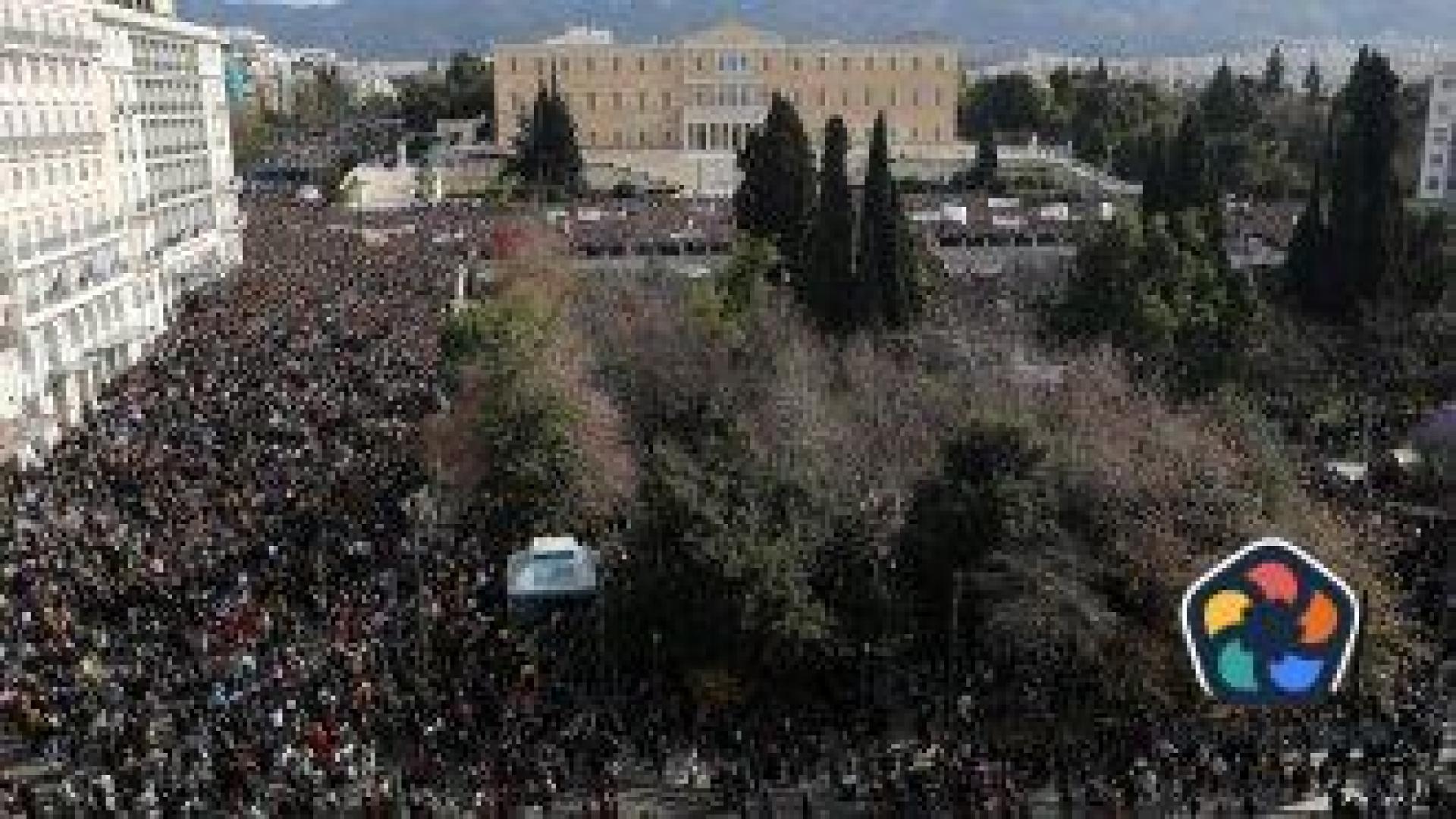 Хиляди се събраха в градове в Гърция с искане за справедливост за влаковата катастрофа в Темпе през 2023 г.