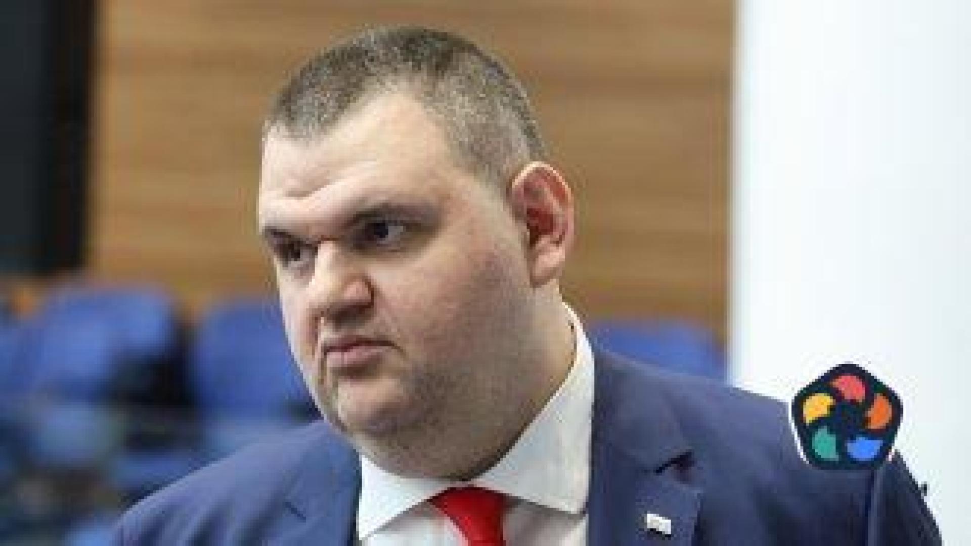 Има ли Пеевски министри в кабинета "Желязков?