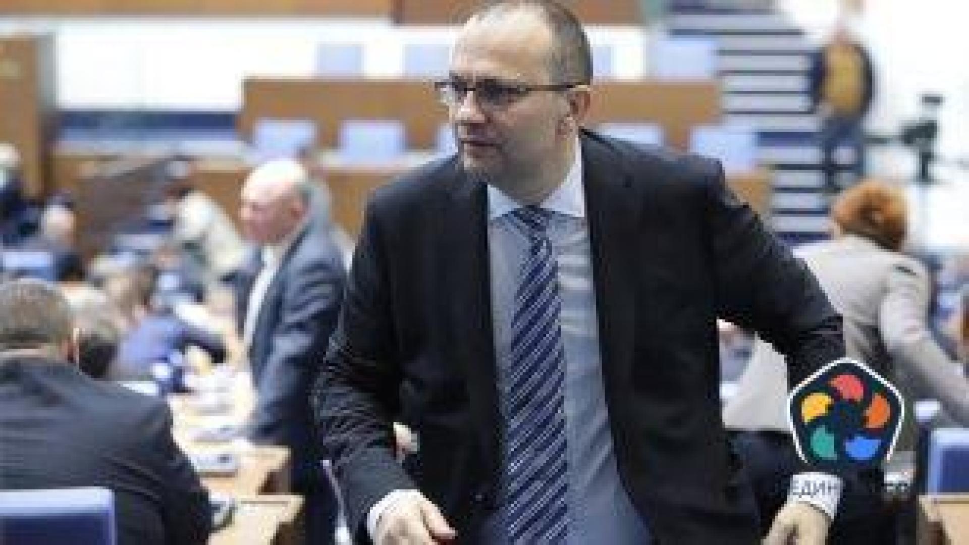 ДБ вика Теменужка Петкова в парламента, за да ѝ се помогне за бюджета