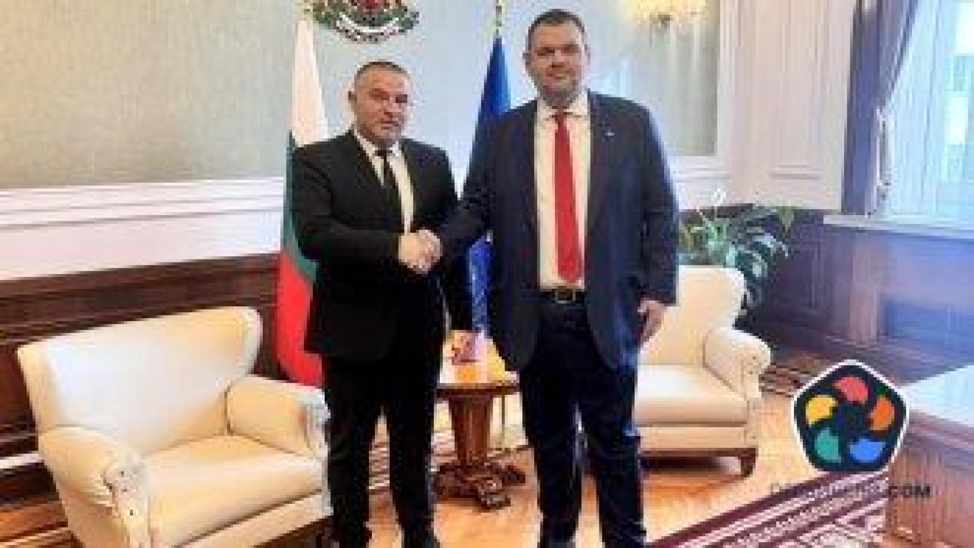 Пеевски се зае да спасява и българските щанги с първа лепта от 100 хил. лв.