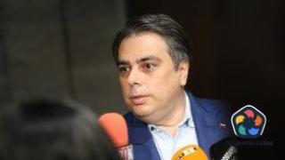 Асен Василев: Щом съм ги хипнотизирал, ще мигам по-често