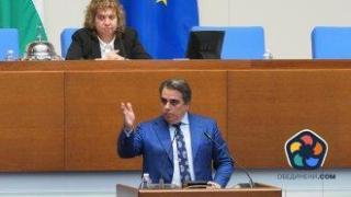 Асен Василев: Борисов лъже, че сме гласували вдигането на заплатите в МВР