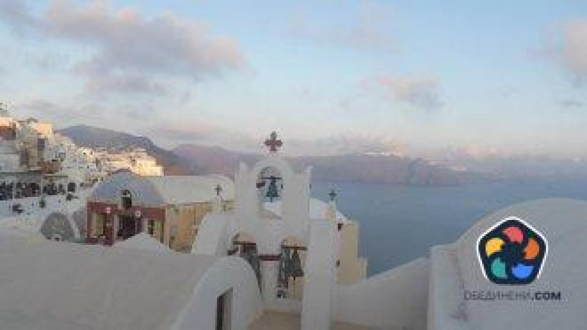 Жителите на Санторини напускат острова, скочи цената на самолетните билети