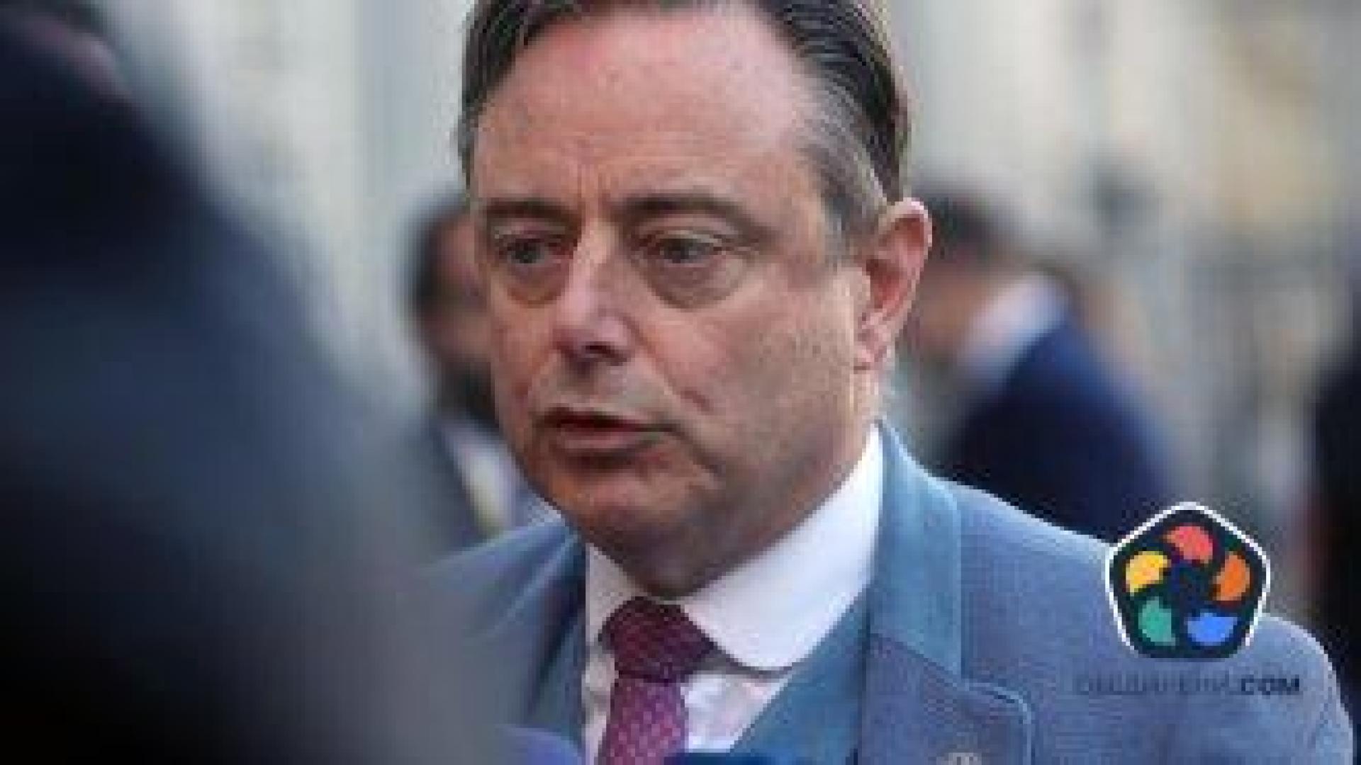 Белгия завива надясно, фламандският националист Барт Де Вевер положи клетва като премиер