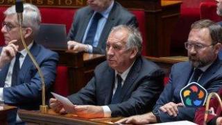 Френското правителство ще оцелее при вота на недоверие, и крайната десница ще гласува против