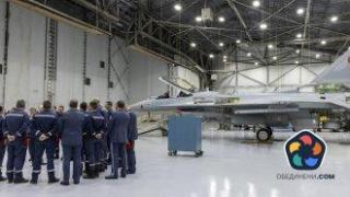 "Не всичко е цветя и рози с F-16". Moже да се наложи пилотите да се върнат в САЩ за новo обучение