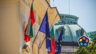 "Възраждане" иска да забрани знамената на ЕС и НАТО до българския флаг