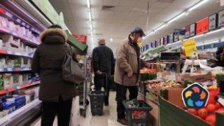 "Нито едно евро". Инициативата за бойкот на магазините достигна и до Гърция