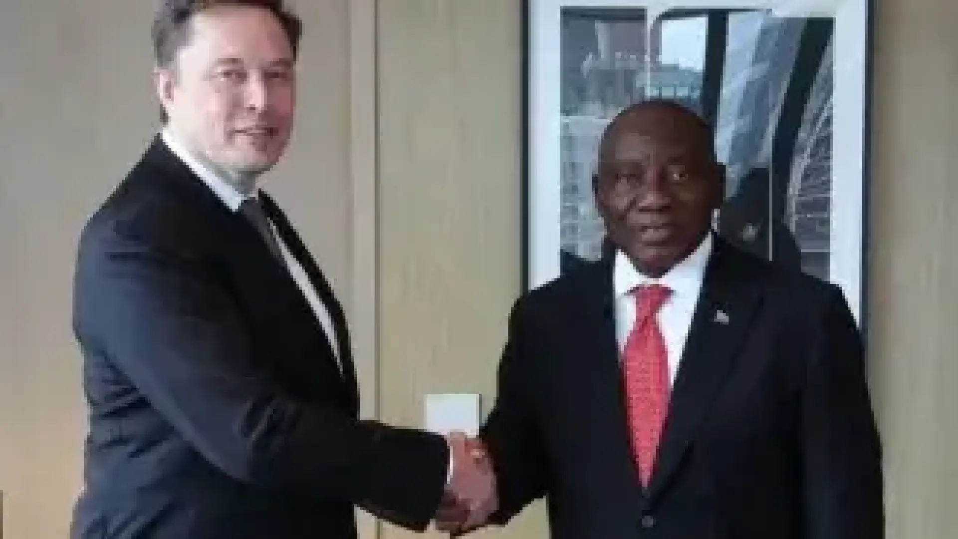 Заради Мъск Южна Африка може да заобиколи правилата за собственост на чернокожите