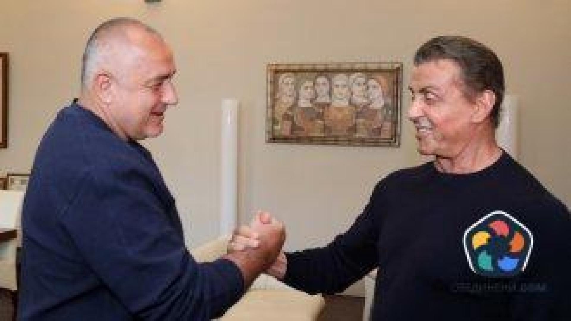 За разлика от МВнР посланикът на Тръмп в Холивуд си хареса Мария Бакалова