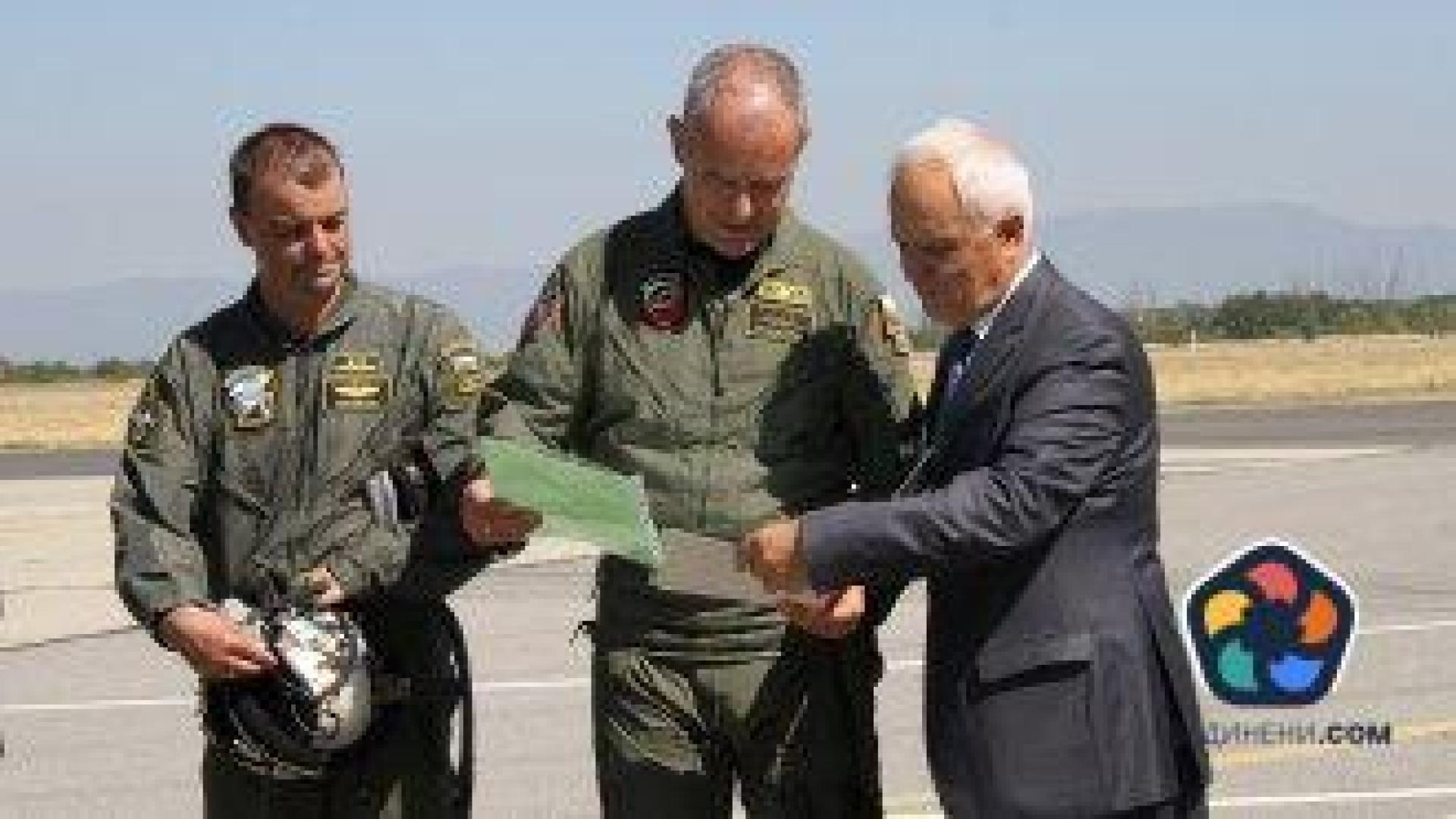 Близкият до Радев командир на "Граф Игнатиево" оглавява военната авиация