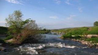 Започва работа за "отпушване" притока на Лом към Дунав от рушащи се бентове