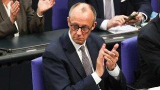 Историческо: Бундестагът гласува реформа на дълговите правила на Германия