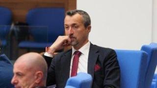 “9.5 млрд. лв. в ръцете на Пеевски и Борисов“. Петко Стефановски беше избран за управител  на НЗОК