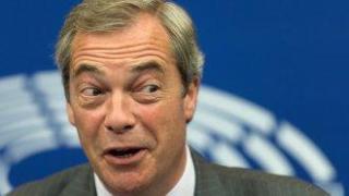 Великобритания ще опита да спре милионите на Мъск за партията на Фараж