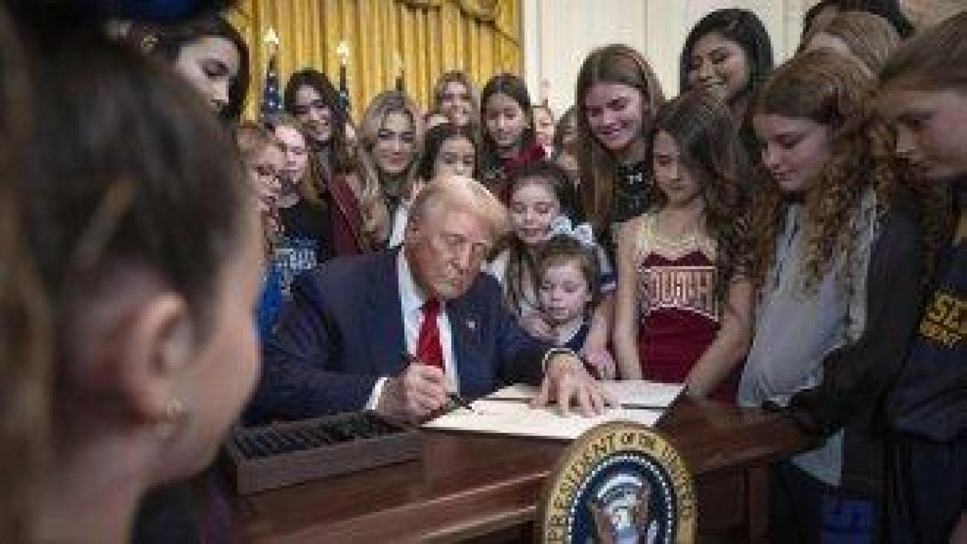 Тръмп подписа указ за закриване на Министерството на образованието