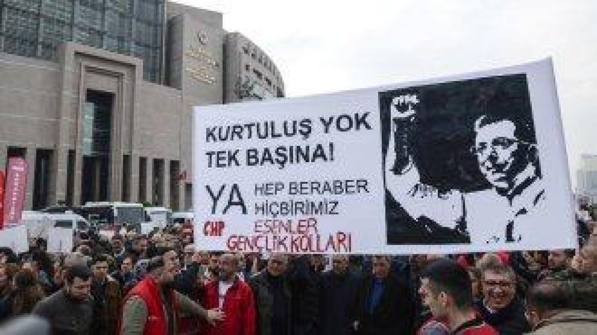 Няма да се огъна, заяви оставеният под стража кмет на Истанбул