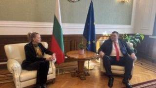 Лечева: Снимката на Костадинова с Пеевски говори много