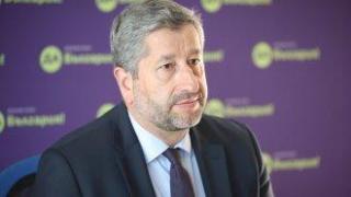 Шестима се борят да сменят Христо Иванов начело на "Да, България"