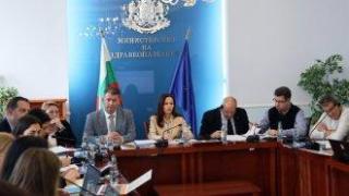 Здравният министър смени директора на инвестиционната компания за детската болница