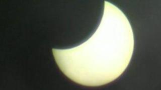 В събота наблюдаваме първото частично слънчево затъмнение за 2025 г.