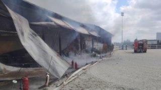 Пожар пламна в конната база в Царацово