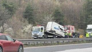 Двама загинали при тежка катастрофа на магистрала "Тракия"