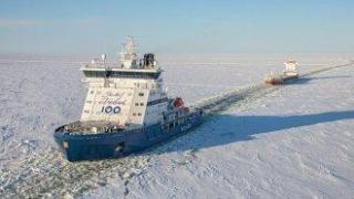 "Дипломация на ледоразбивачите": Финландският президент при Тръмп във Флорида