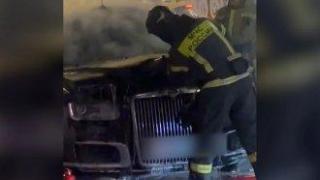 Лимузина на Путин избухна в пламъци след експлозия в Москва