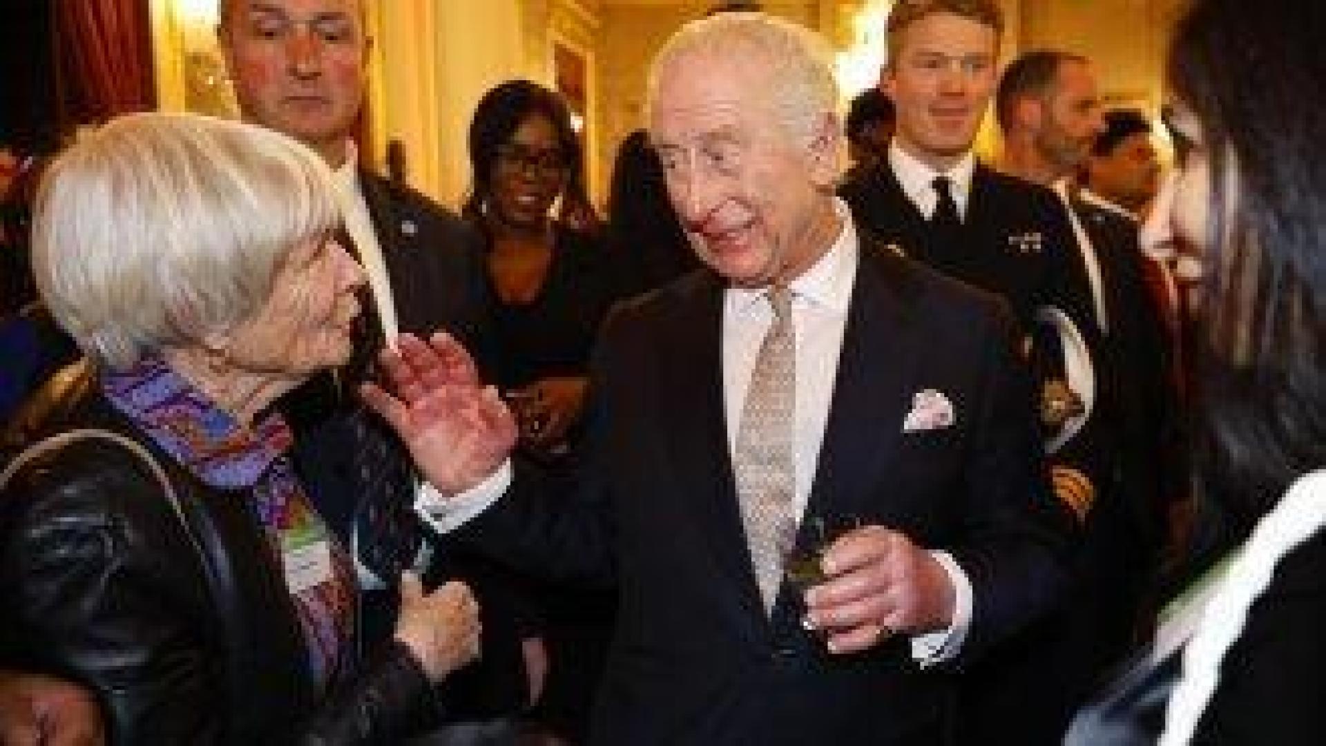 Крал Чарлз се връща към официалните си задължения след кратък престой в болница